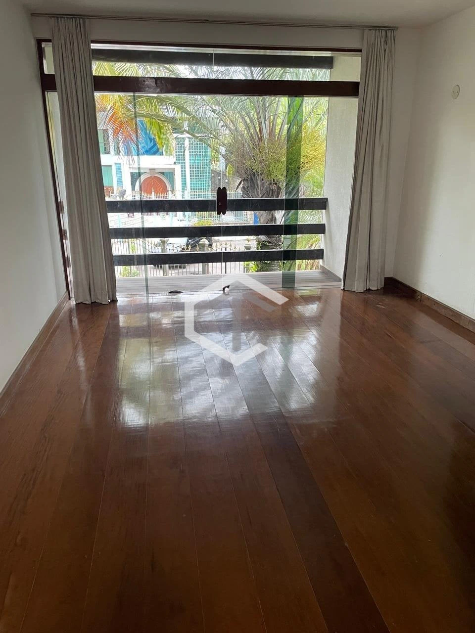 Casa com 5 suítes e 7 banheiros, 6 vagas — photo 26