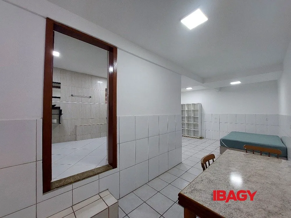 Unfurnished kitnet with laundry area and 1 bathroom, 47 m² — photo 7