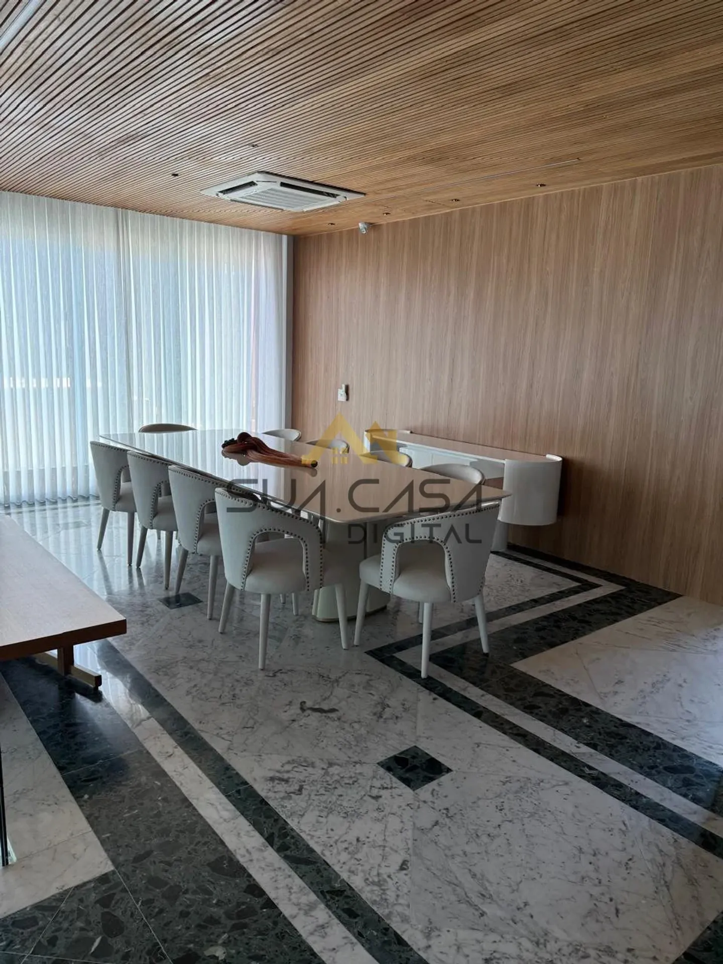 4-bedroom apartment with a water view — photo 16