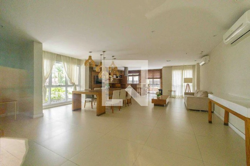Glass-enclosed balcony in a 3-bedroom apartment, 76 m² — photo 46