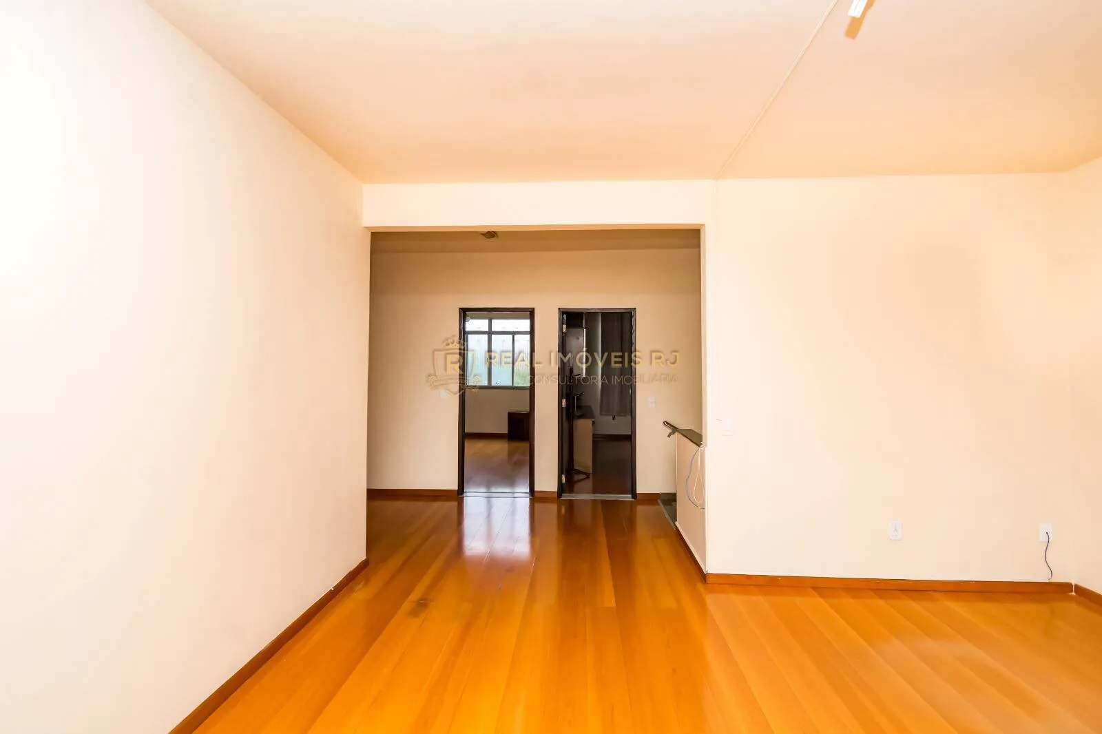 Unfurnished house with 3 bedrooms and 5 bathrooms — photo 26