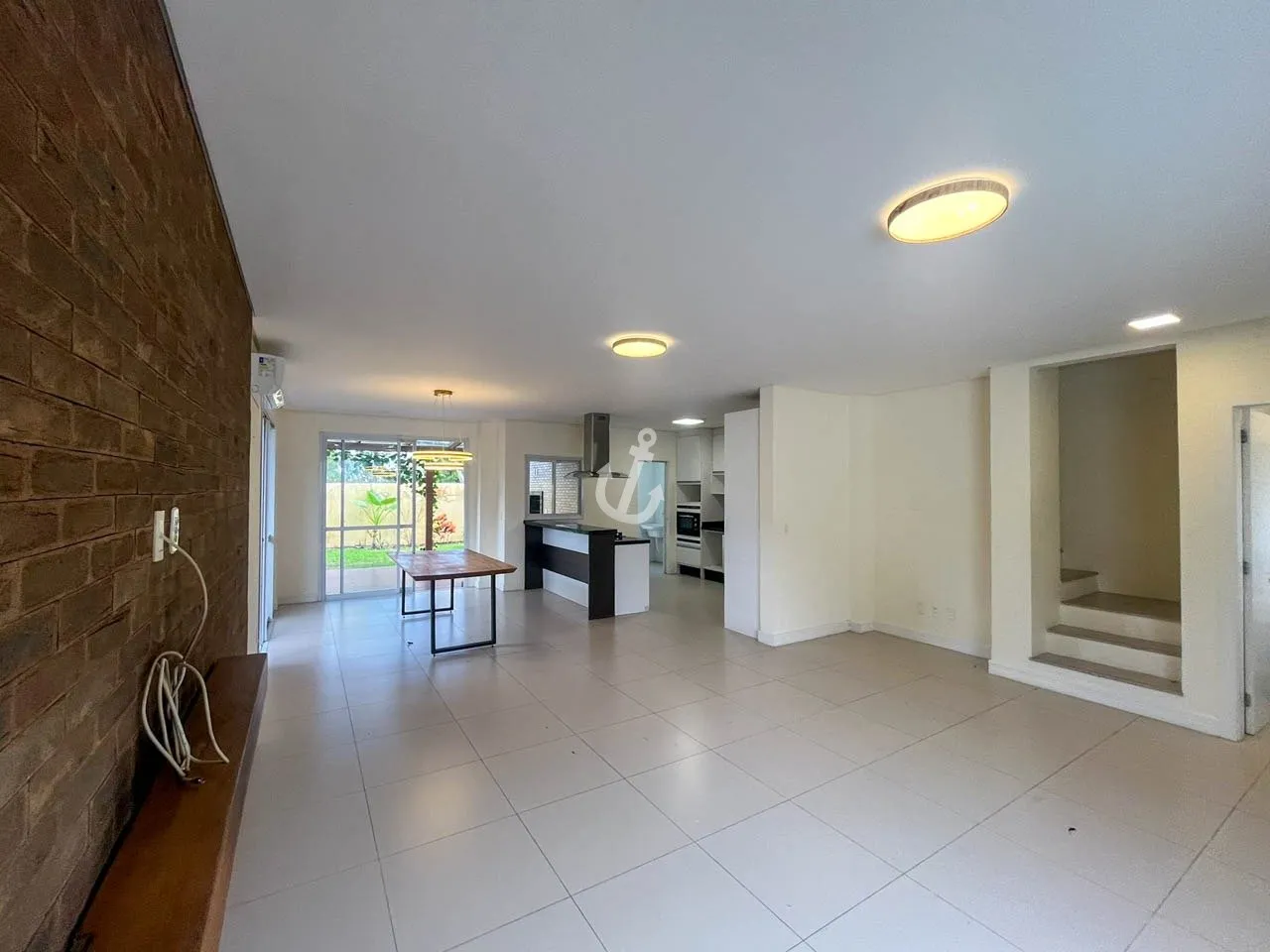 278 m² house with open kitchen and 3 en-suite bedrooms — photo 3