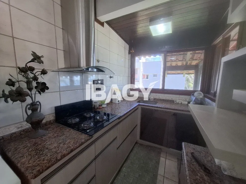 Furnished house with 5 bedrooms, 2 suites and 2 parking — photo 24