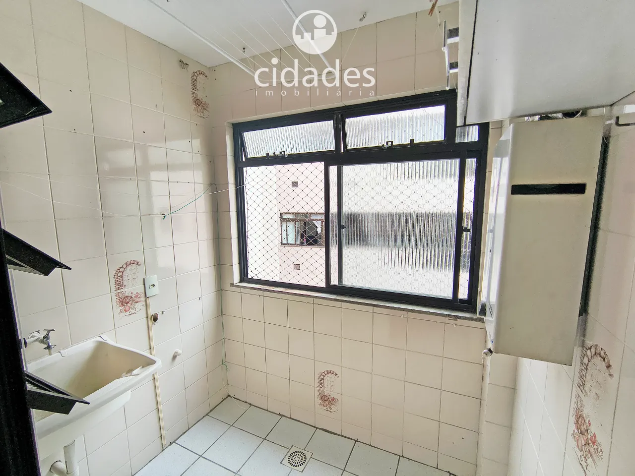 3-bedroom apartment, 1 with its own bathroom, 104 m² — photo 7