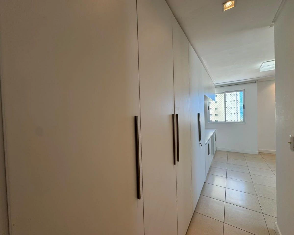 142 m² apartment with a water view and a home office — photo 24