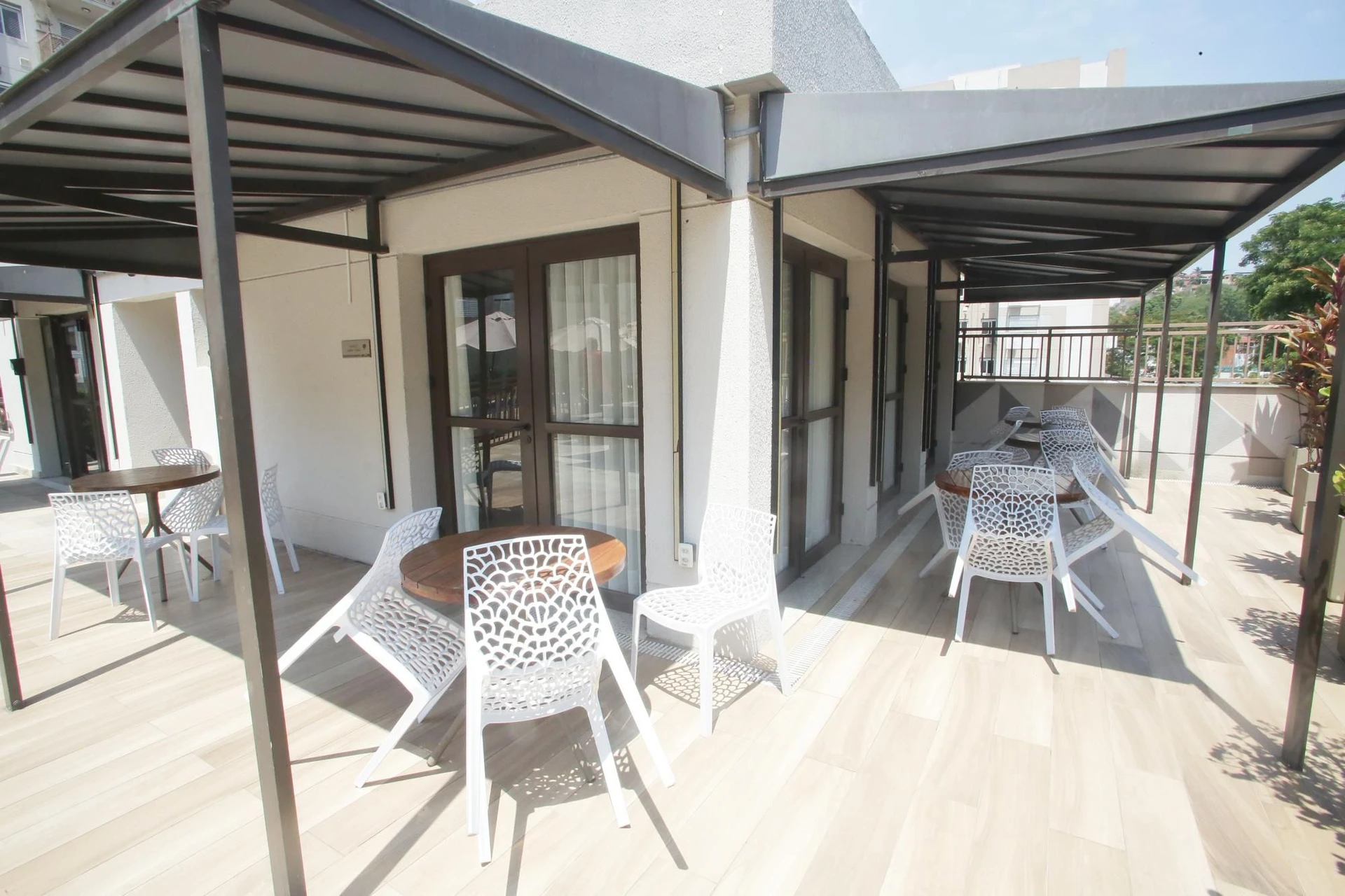 Furnished apartment with 2 bedrooms and open-plan gas kitchen — photo 36