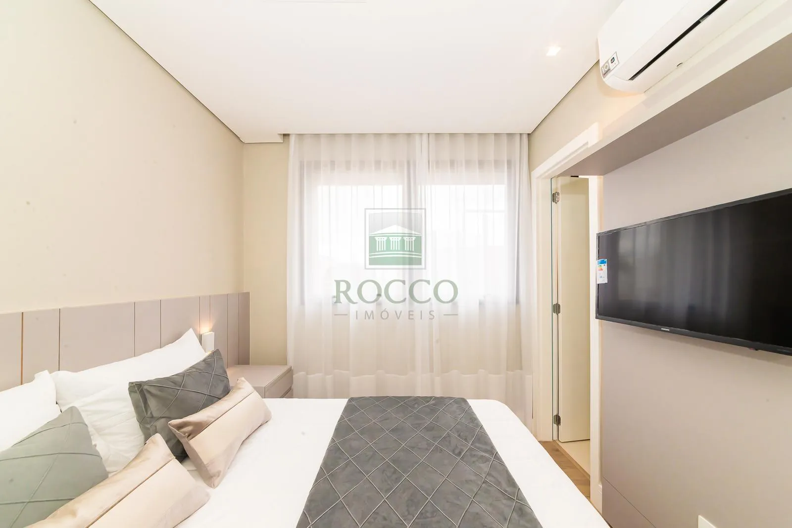 Furnished 1-bedroom apartment with 2 bathrooms — photo 15