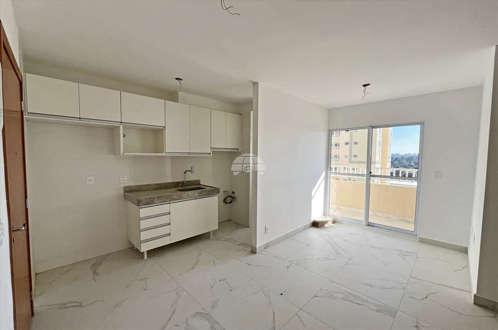 2-bedroom apartment with 1 en-suite and a balcony