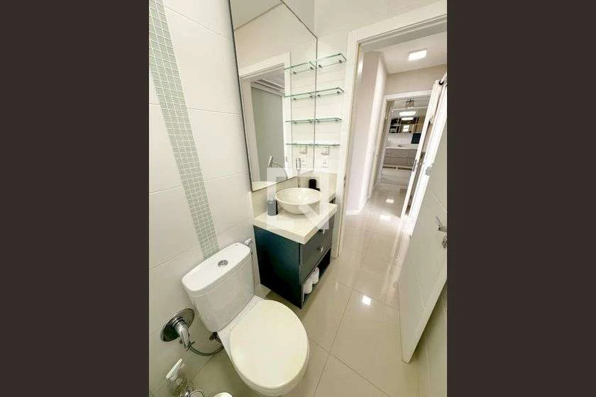 Furnished apartment with 2 bedrooms and an en-suite suite — photo 20