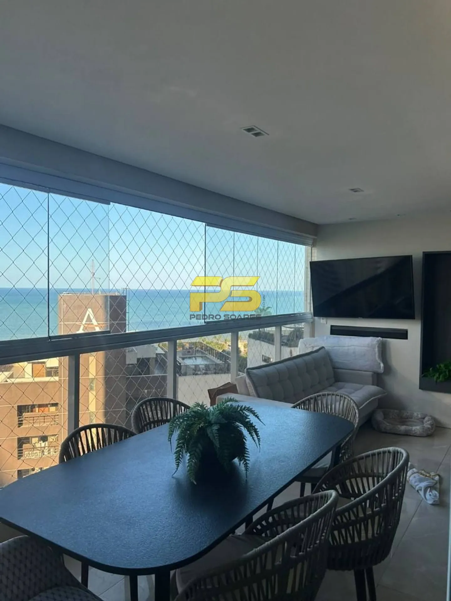 3-bedroom apartment with a water view — photo 7