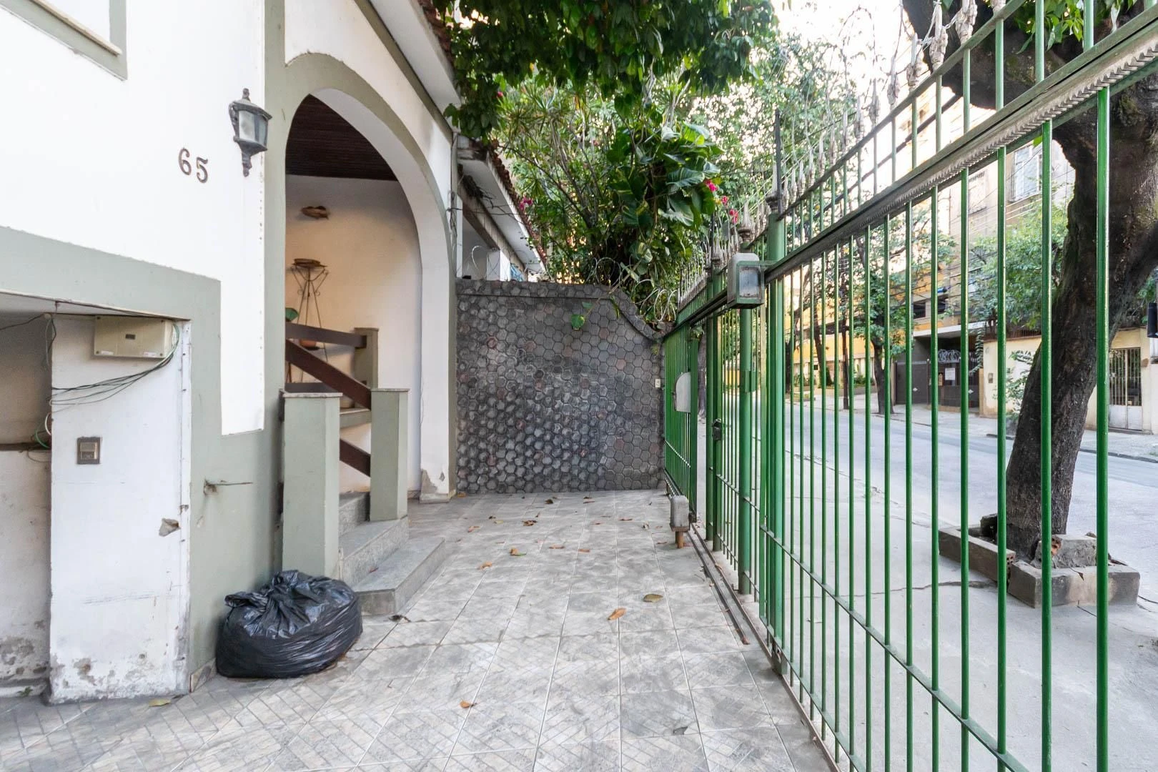 House with 3 bedrooms, 1 en-suite and 2 parking spaces — photo 4