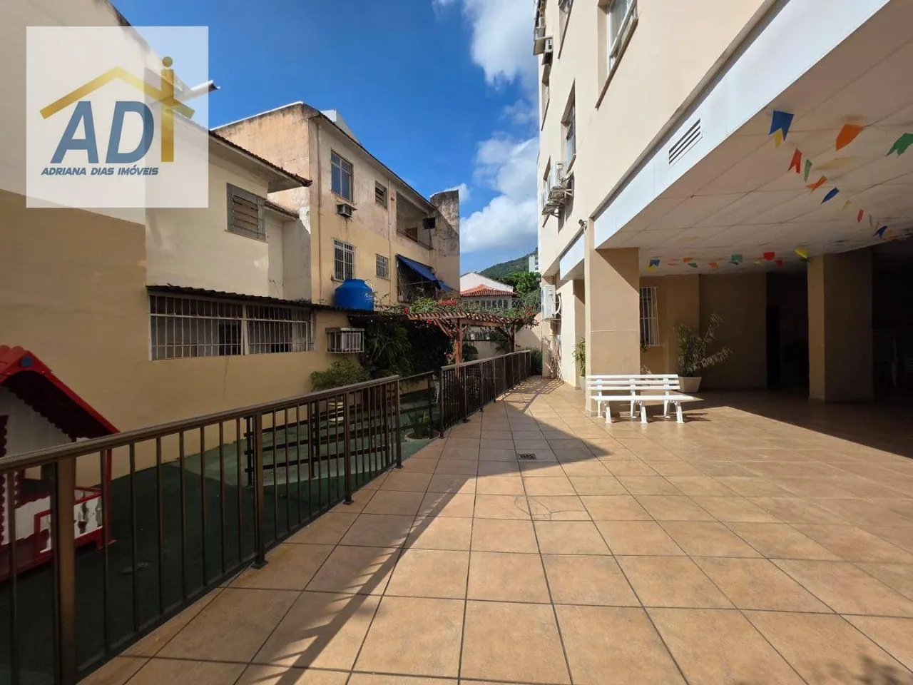 Apartamento compacto com 1 dormitório e cantinho de cozinha — photo 17