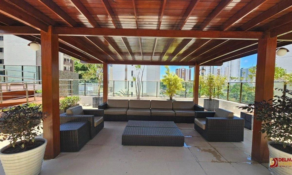 Apartamento de 212 m² com banheira e varanda envidraçada — photo 26