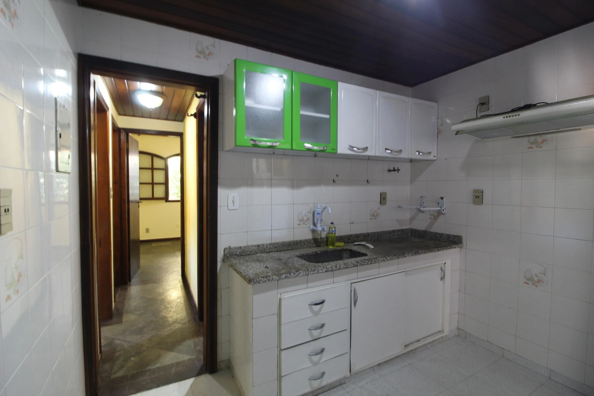House with 2 bedrooms, private garden and balcony — photo 6