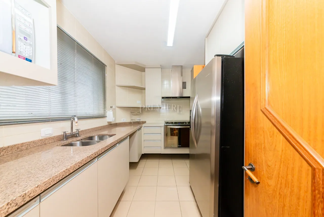 Apartamento de 4 dormitorios con balcón, 265 m² y 2 plazas — photo 11