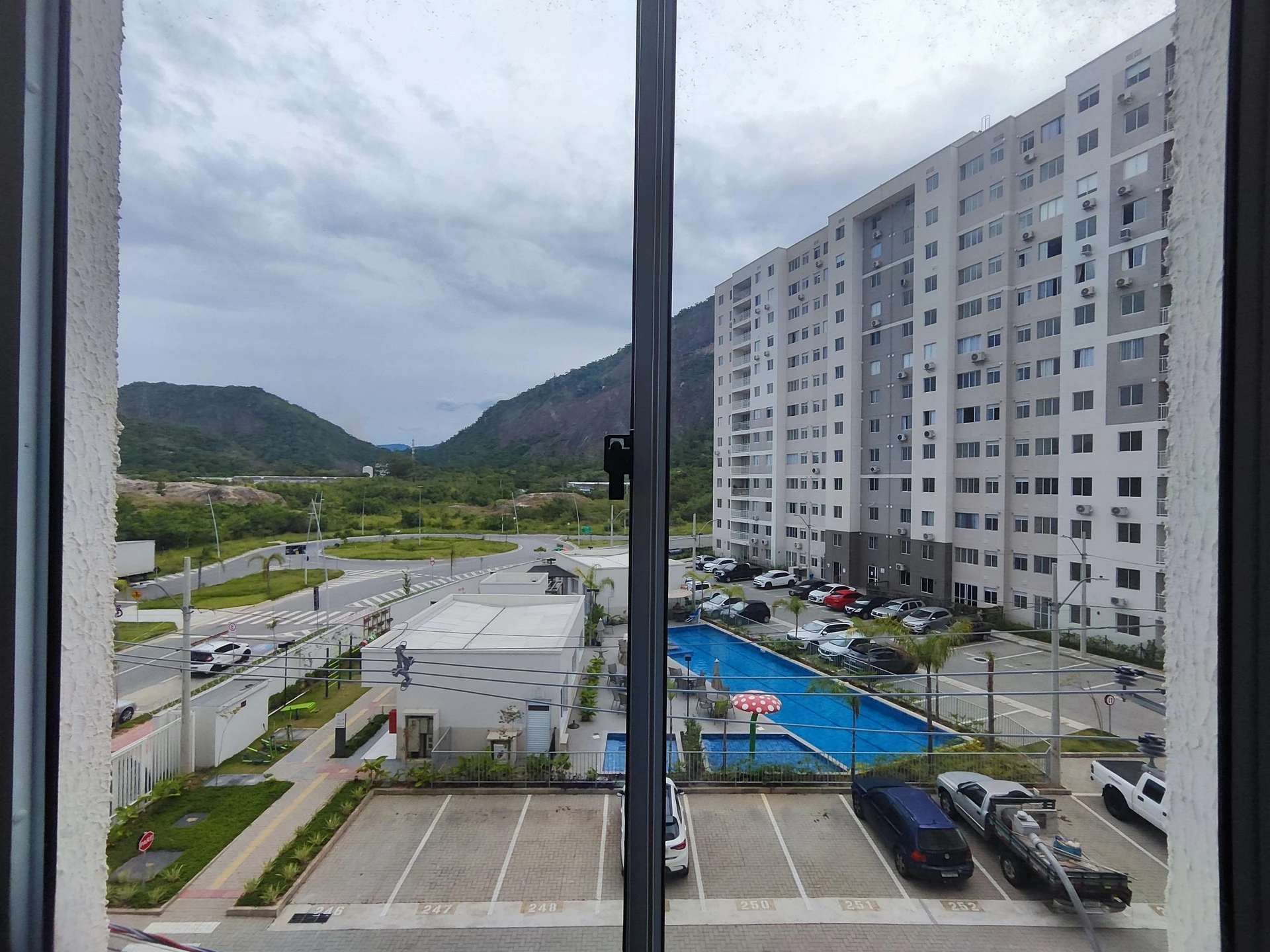 Mountain view in a 2-bedroom apartment, 48 m² — photo 22