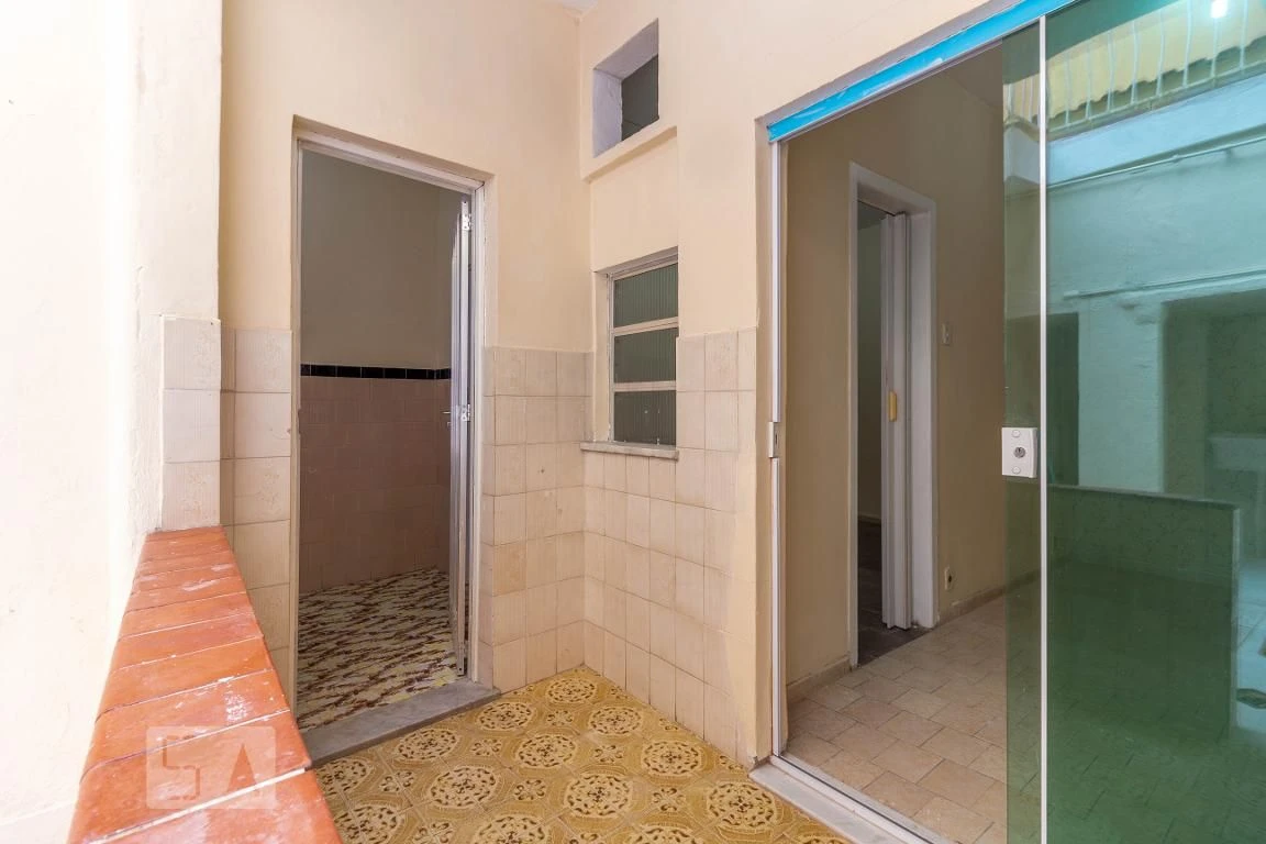 One-bedroom house with a washing machine in Rio de Janeiro — photo 23
