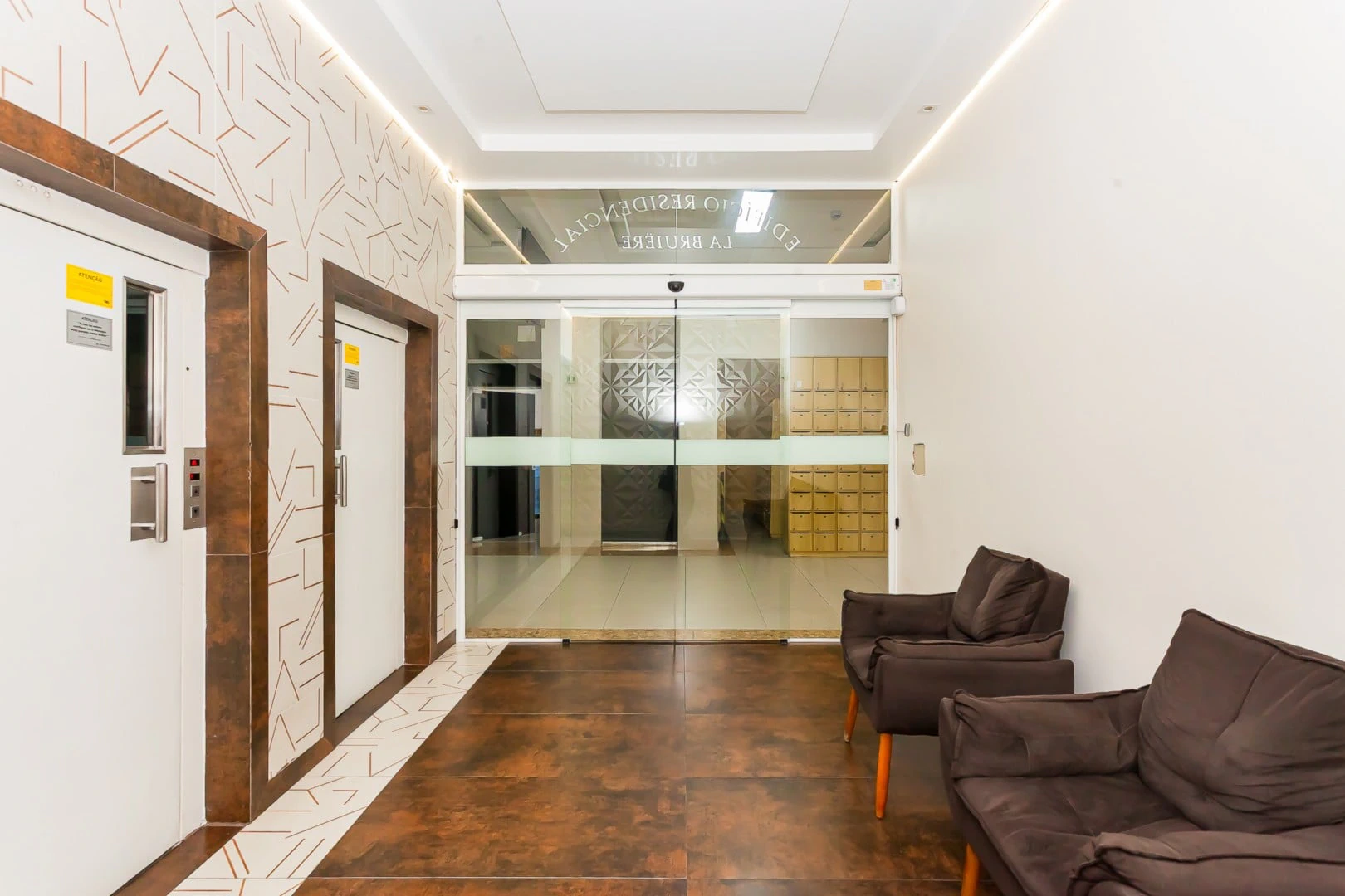Дерев'яна підлога або ламінат та 1 спальня: квартира 44 м² — photo 29