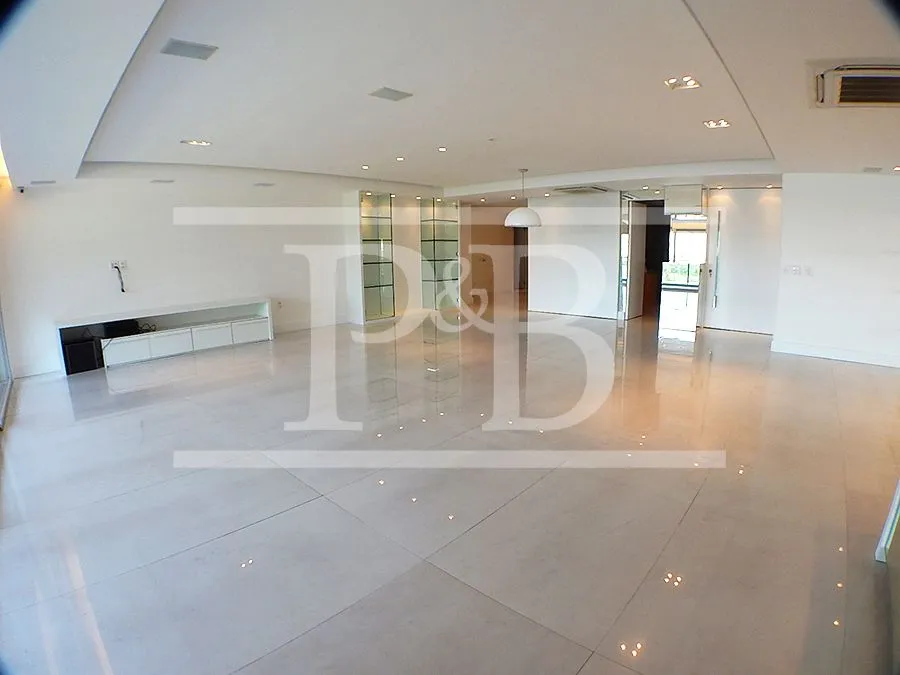 4-bedroom apartment with glassed-in balcony — photo 7