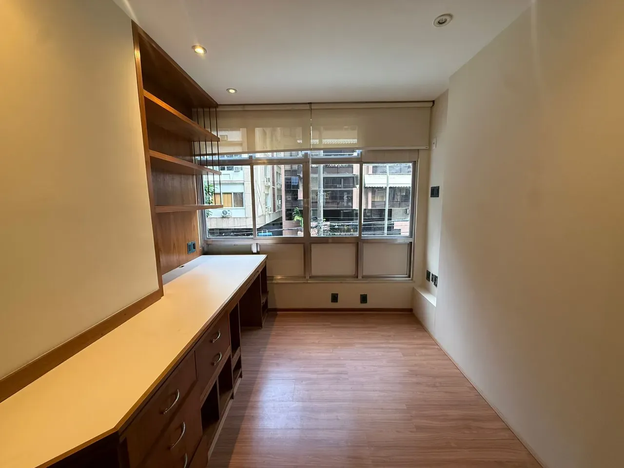 Unfurnished apartment with 2 bedrooms and 2 bathrooms — photo 20