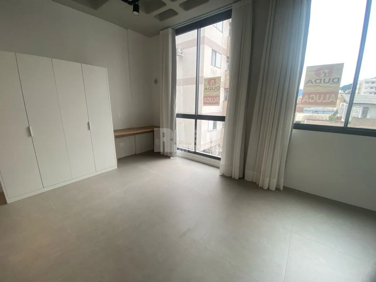 Мебльований студіо 40 м² з 1 спальнею