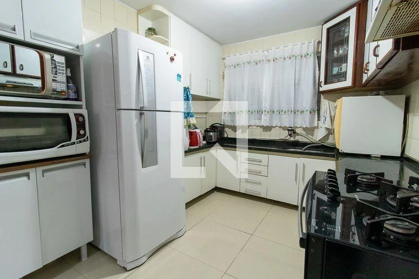 Casa amueblada con 4 dormitorios y 4 baños, 180 m² — photo 19