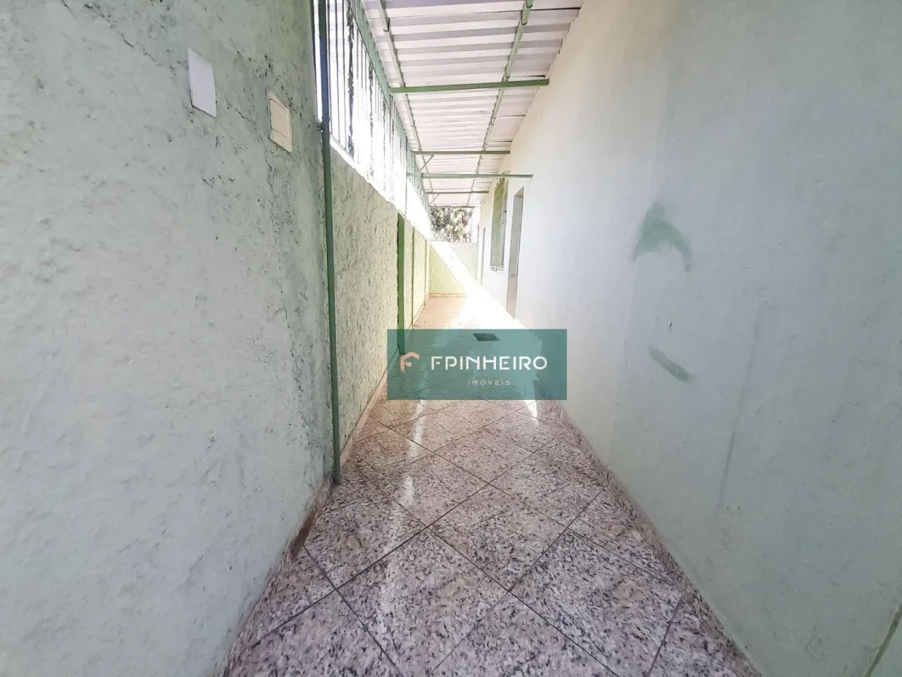 Casa com 2 dormitórios, 1 banheiro e varanda — photo 16