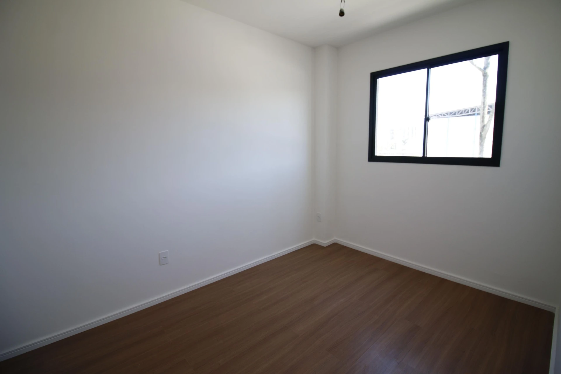 Unfurnished apartment with 2 bedrooms and 1 bathroom — photo 27