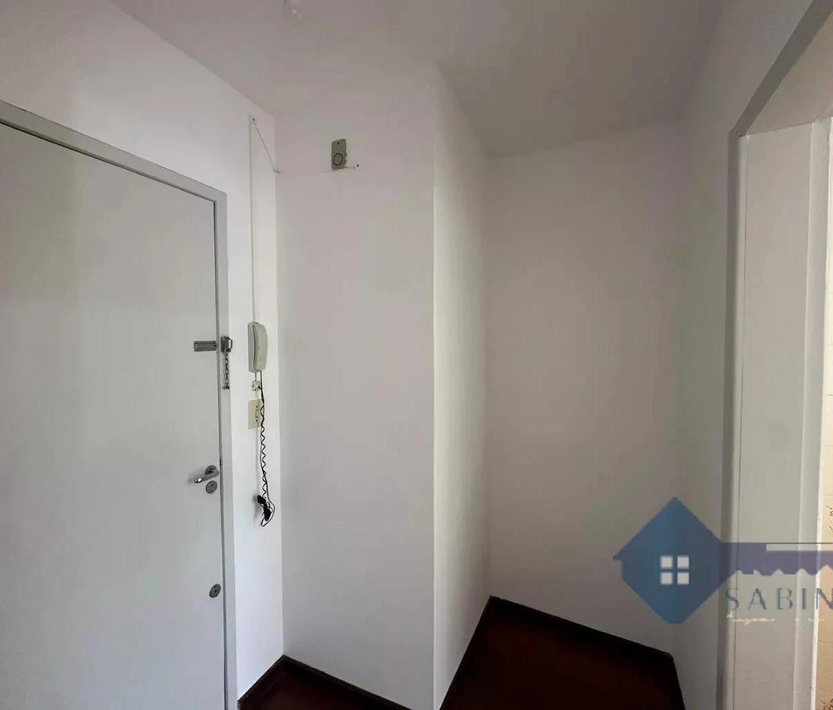 Деревянный пол или ламинат и 1 спальня: квартира 63 м² — photo 15