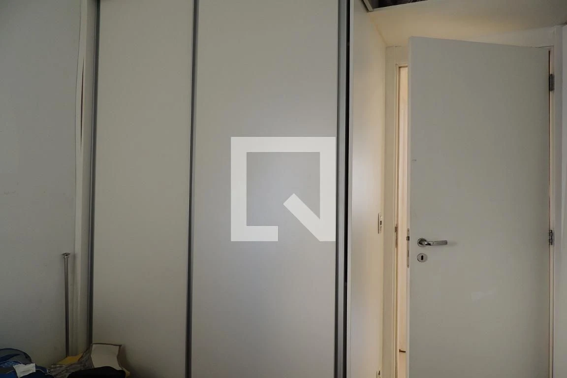 Furnished 3-bedroom apartment with 3 bathrooms and balcony — photo 57
