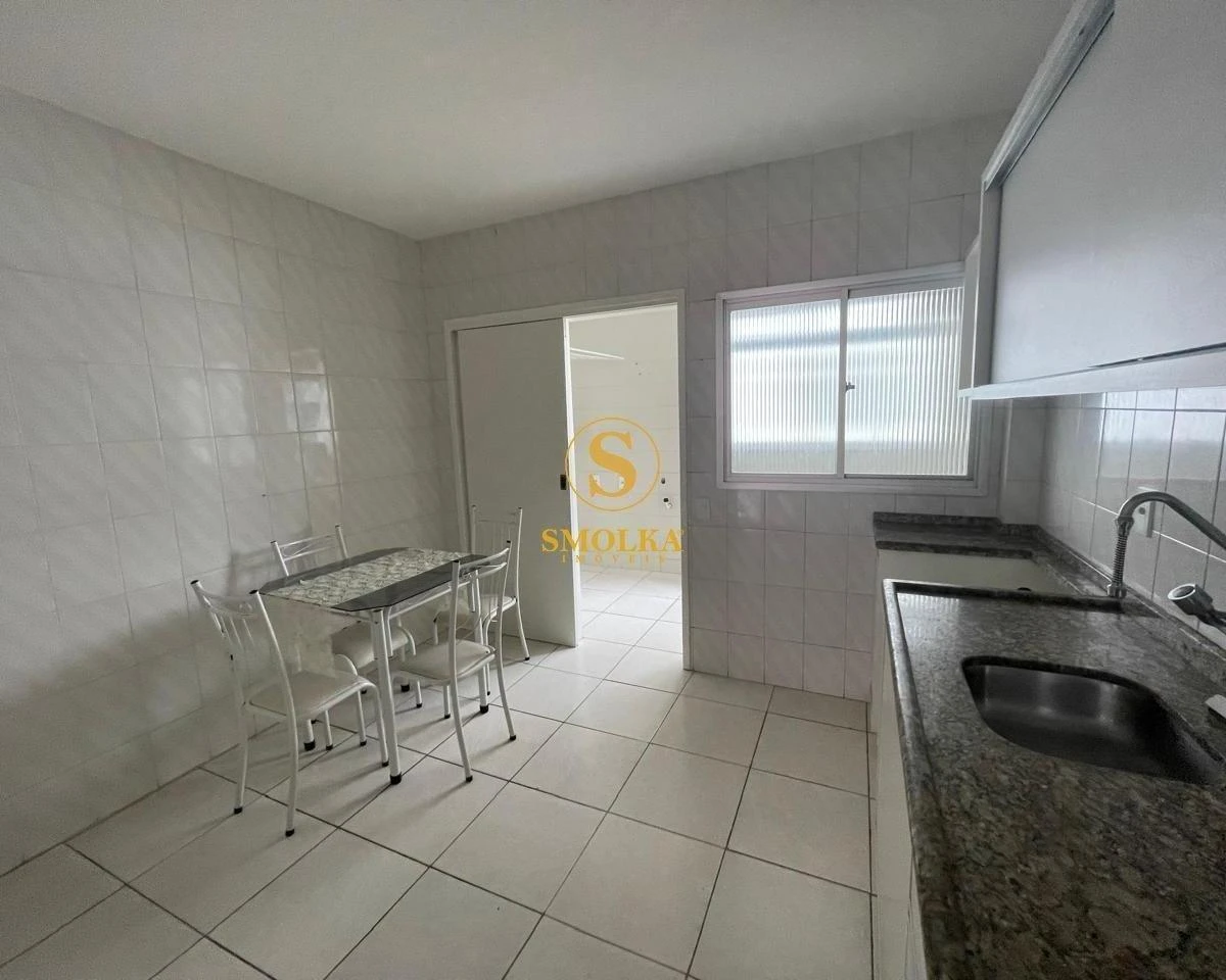 Apartment, 114 m², with wood or laminate floors — photo 14