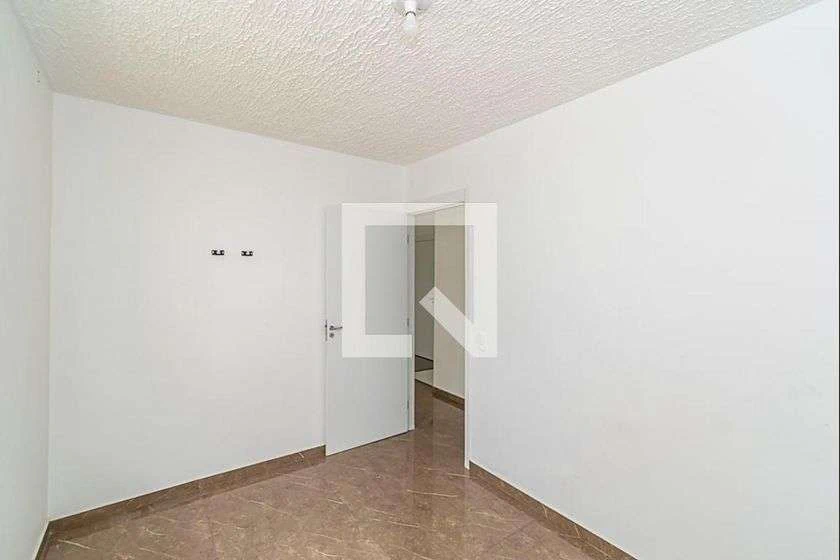 Apartamento de 2 quartos com armários na cozinha — photo 9