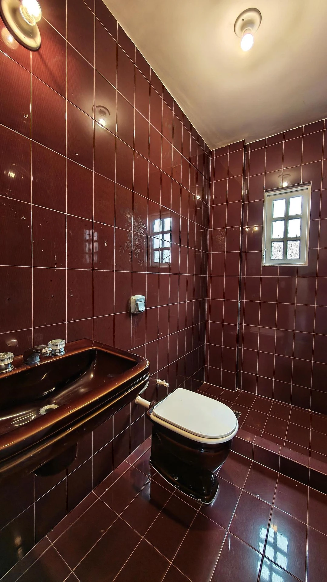 House, 250 m², with a bathtub — photo 41