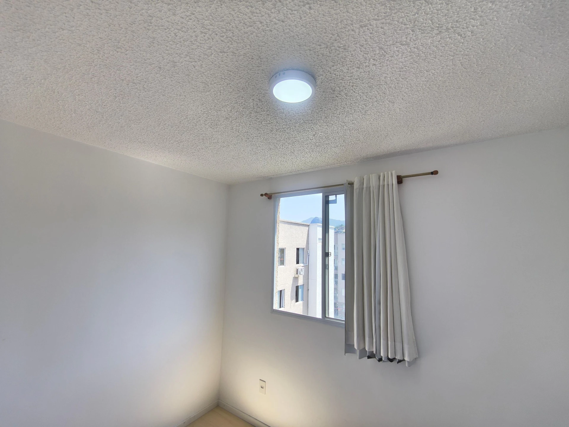 Mountain view in a 2-bedroom apartment, 50 m² — photo 21