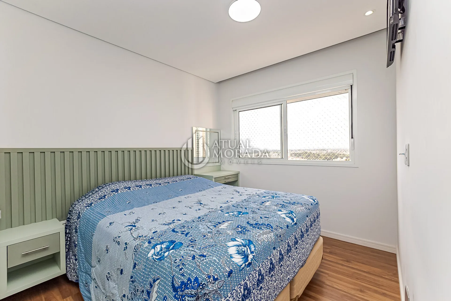 Furnished 2-bedroom apartment with open-plan kitchen — photo 23