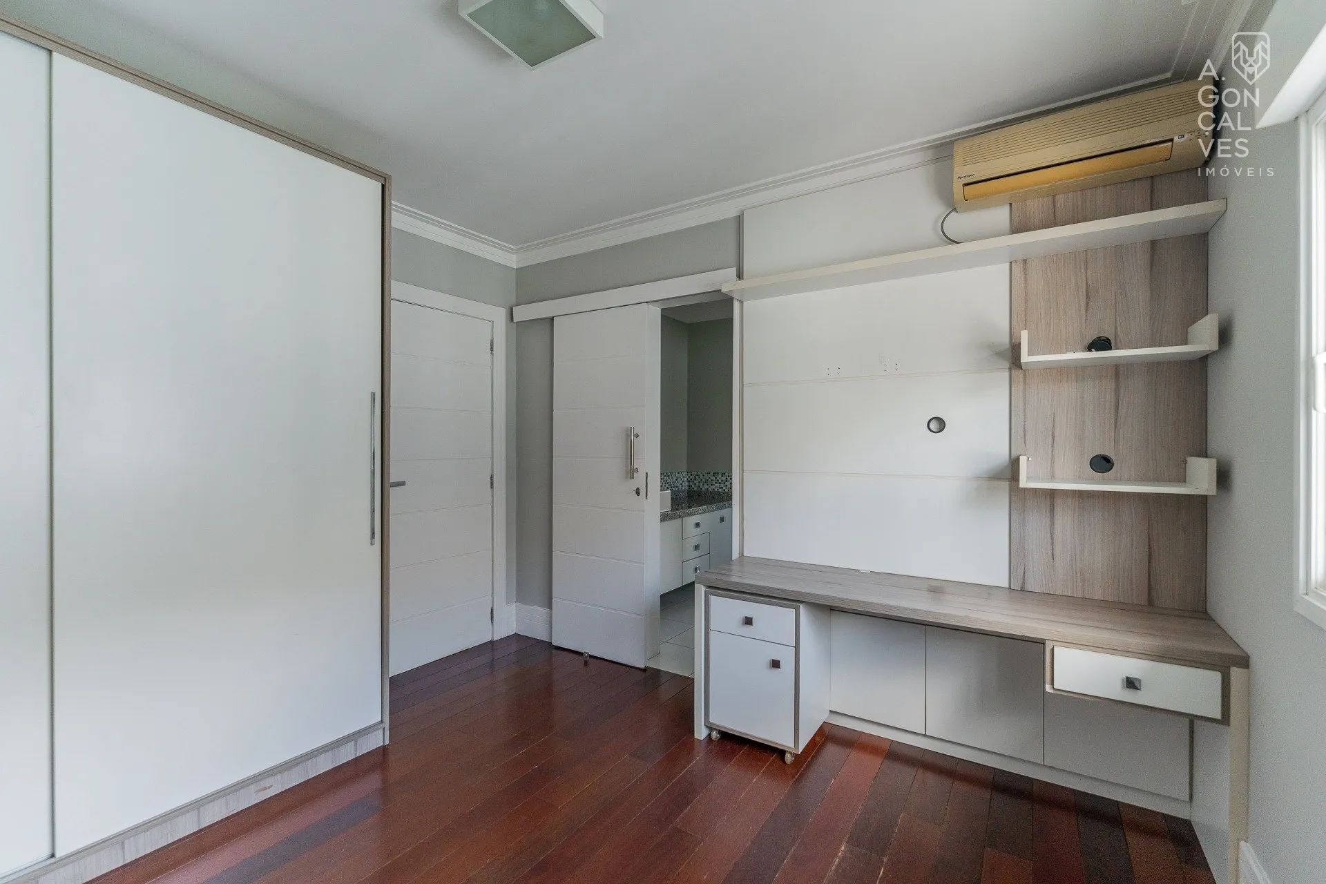 House with 4 bedrooms, open-plan kitchen and 4 parking — photo 29