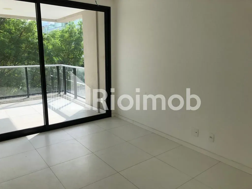 Duplex house with 3 suites and 5 bathrooms, 366 m²