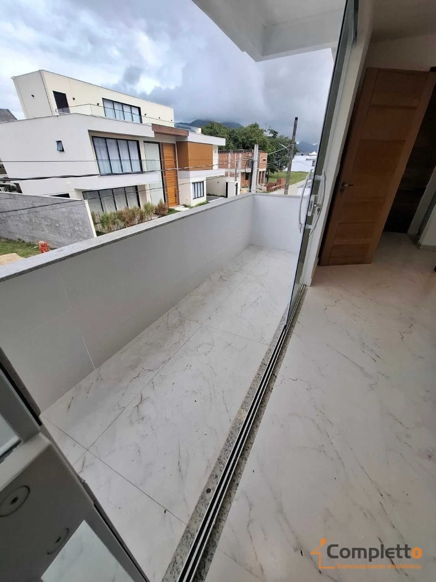 Condominium house with private garden and 4 bedrooms