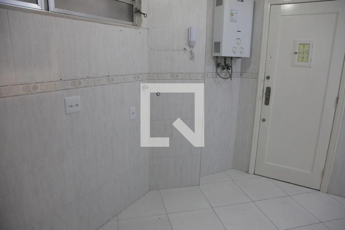 Home office in a 2-bedroom apartment, 85 m² — photo 26