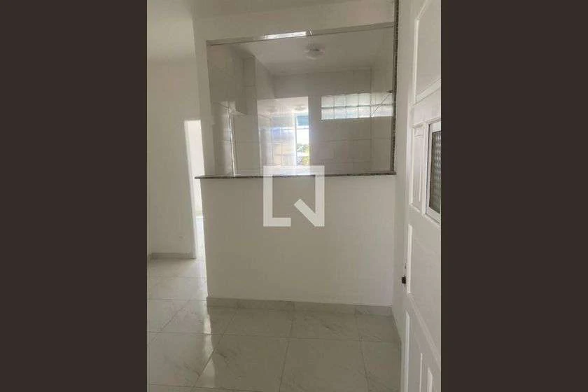 Apartamento de 1 quarto com cozinha integrada e box