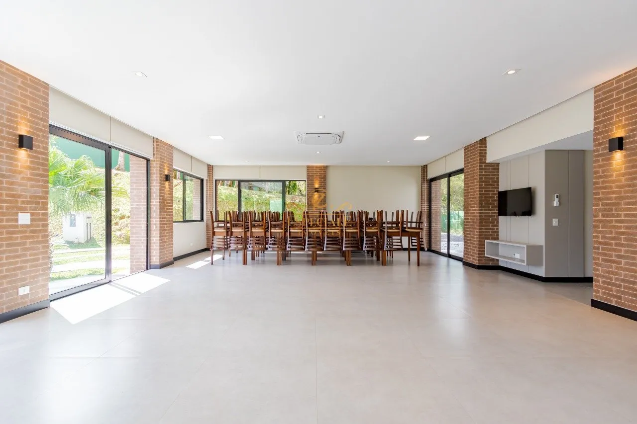 Furnished house with 4 en-suite bedrooms and private garden — photo 43