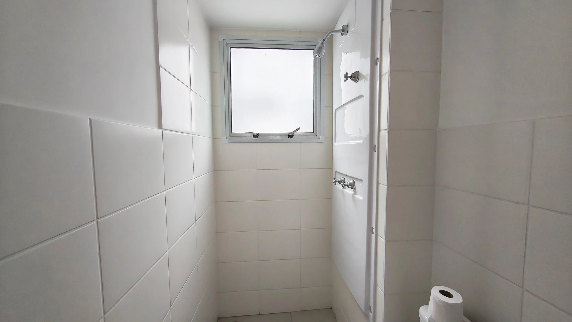 2-bedroom apartment with wood or laminate floors — photo 19