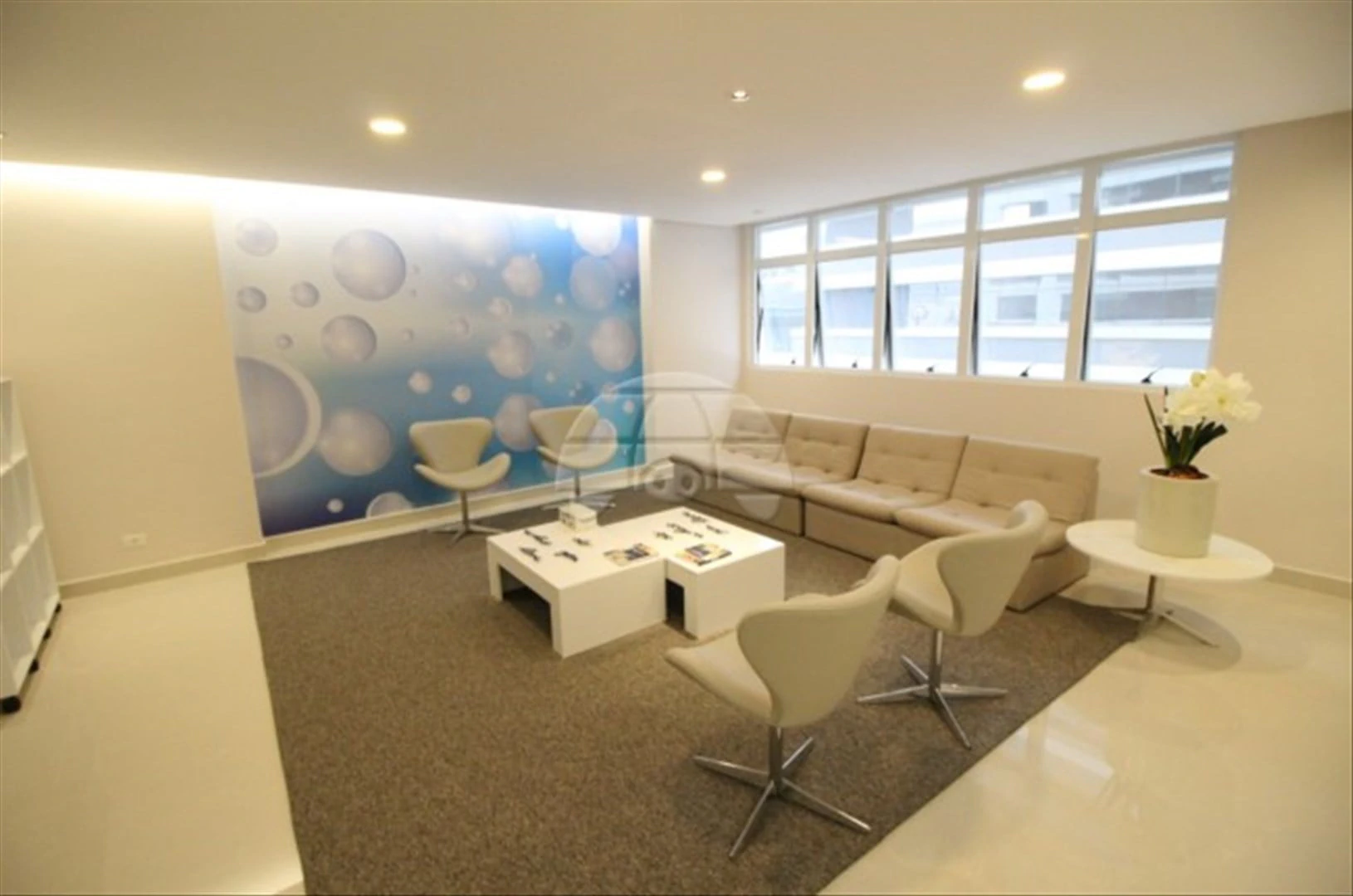 Apartamento mobiliado, 50 m², com janelas do piso ao teto — photo 7