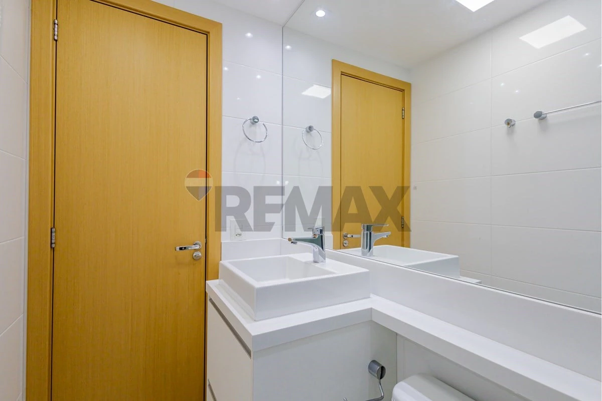 2-bedroom apartment with balcony and 2 parking spaces — photo 19