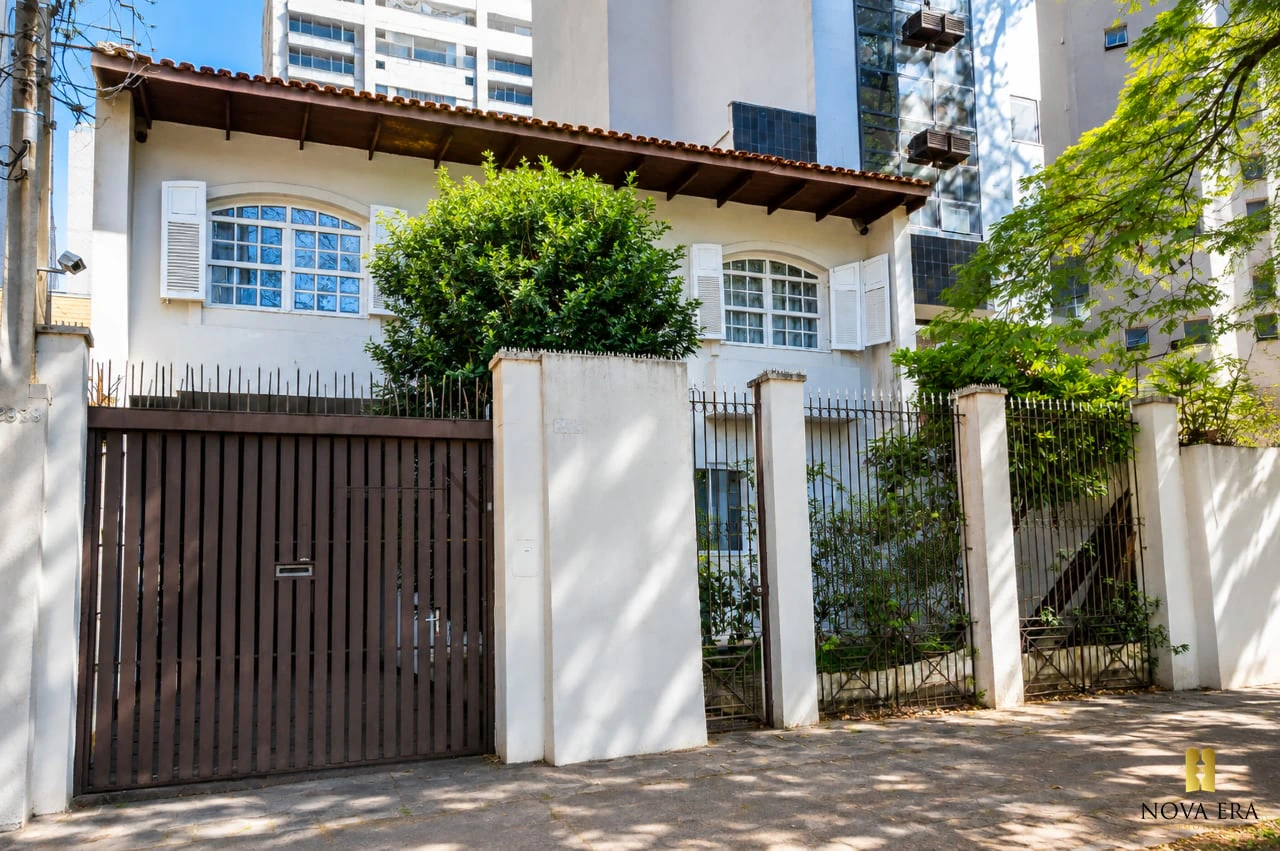 House with 4 bedrooms and 2 en-suites, 302 m² — photo 5