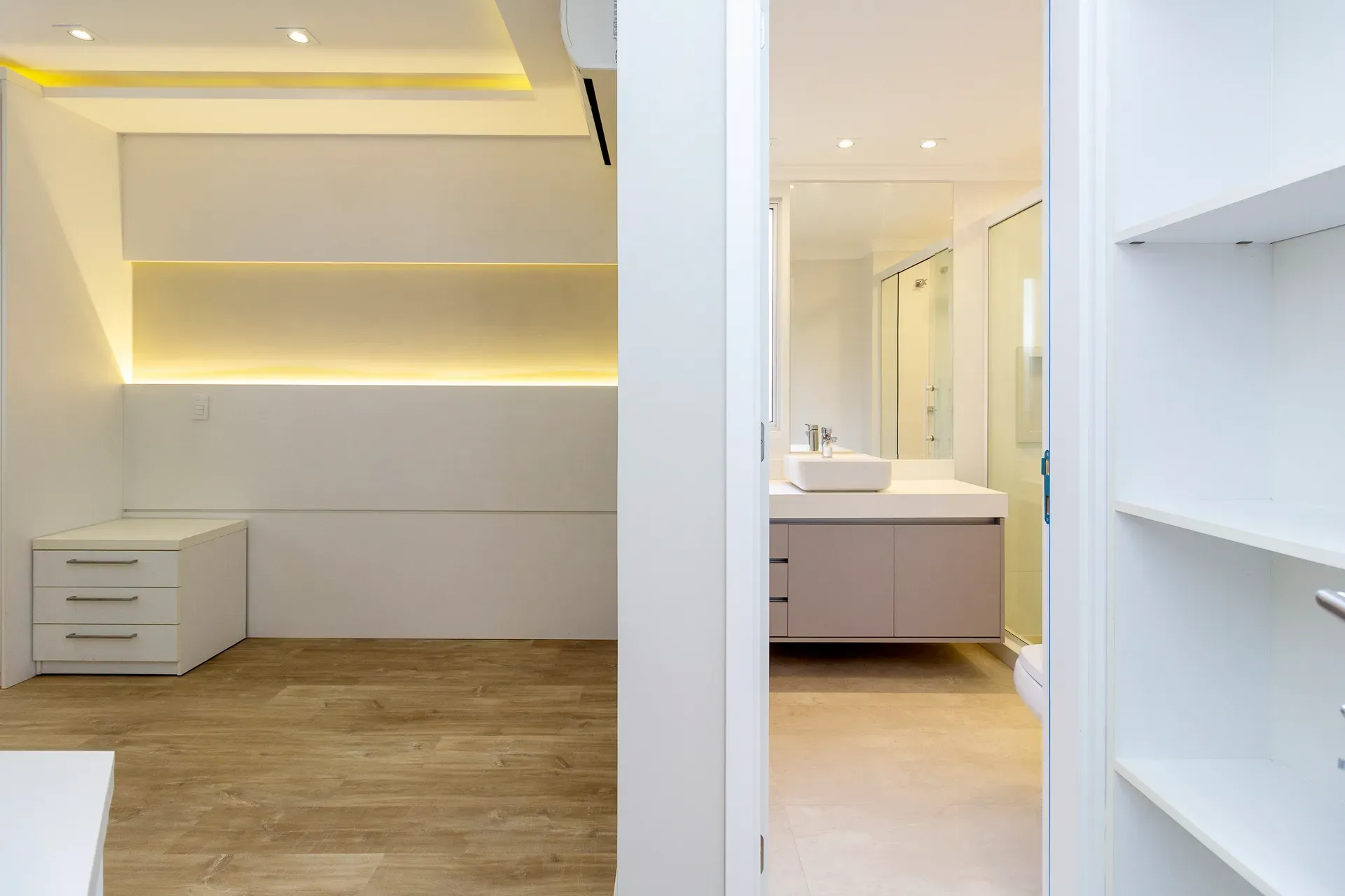 Unfurnished 4-bedroom apartment with 5 bathrooms — photo 41