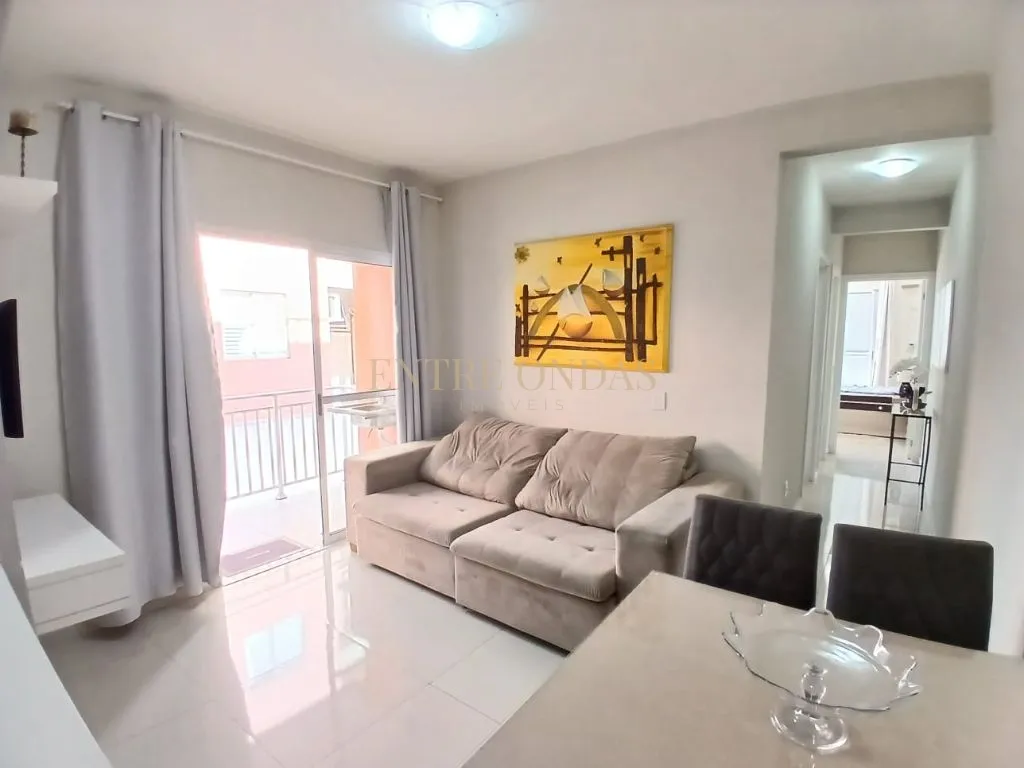 2-bedroom apartment with a washing machine in Florianópolis