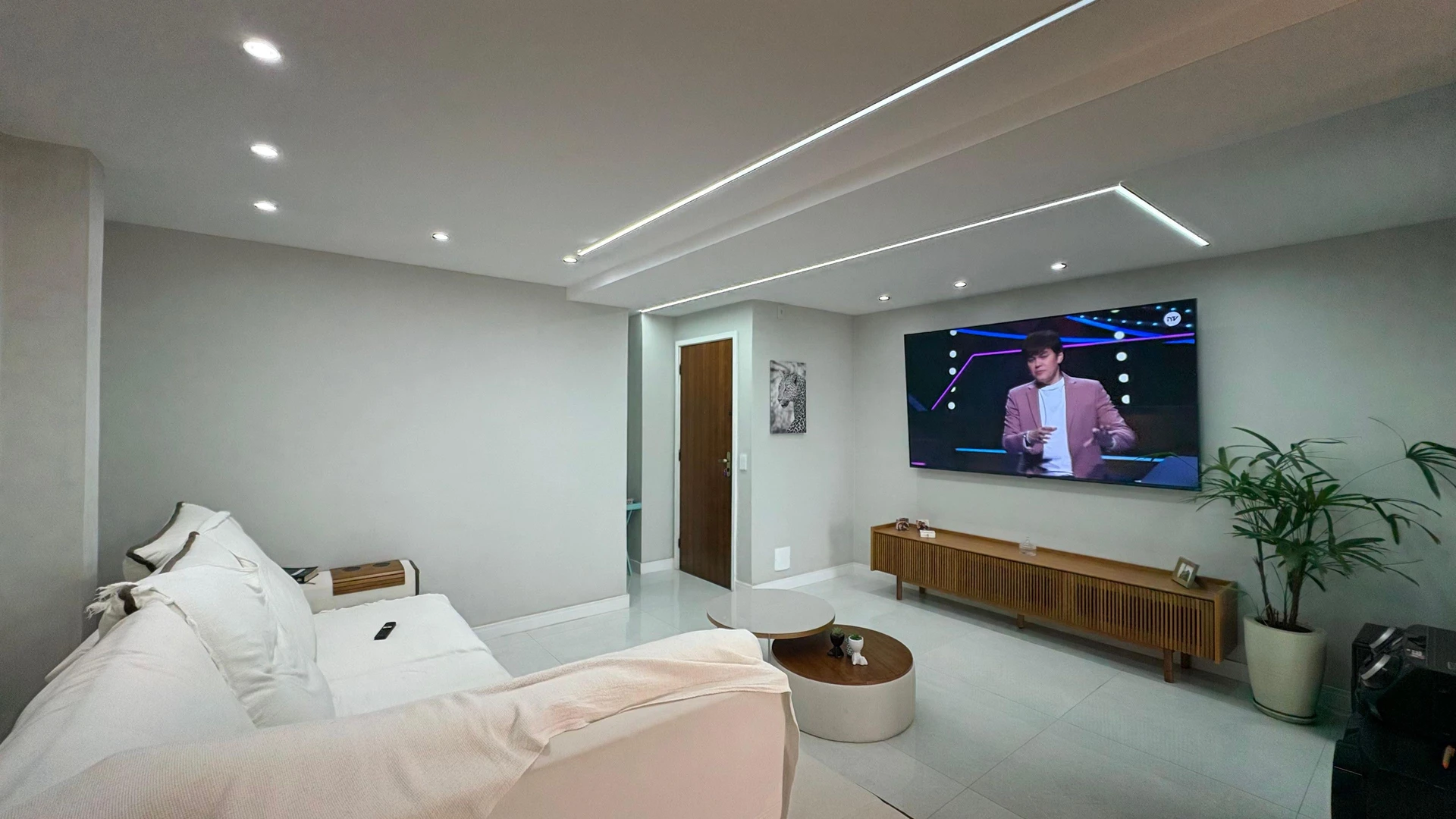 Furnished apartment, 114 m², with a jacuzzi — photo 16