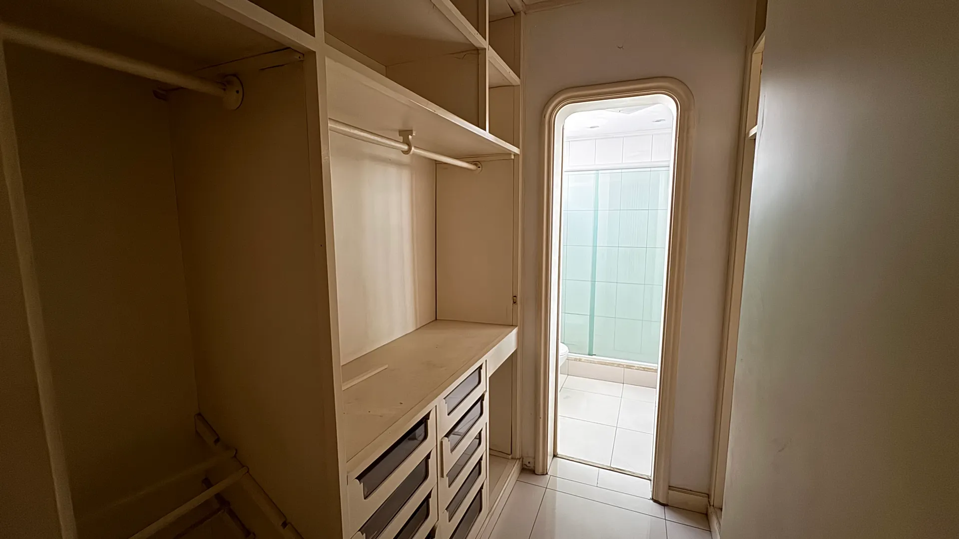 Duplex home with 8 bedrooms, 3 en-suites, 469 m² — photo 31