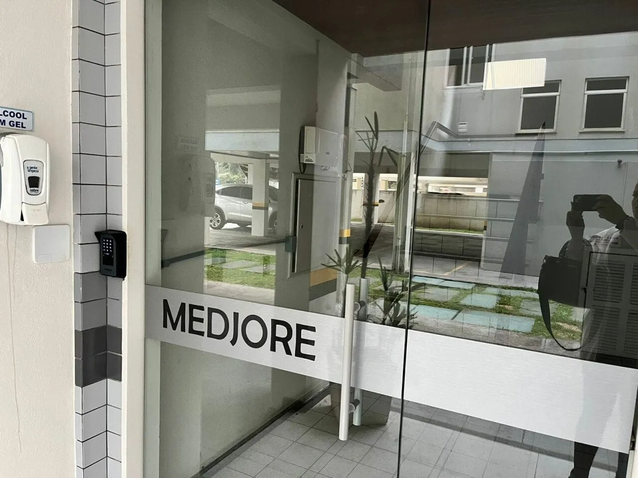 61 m² apartment with a home office and a washing machine — photo 13